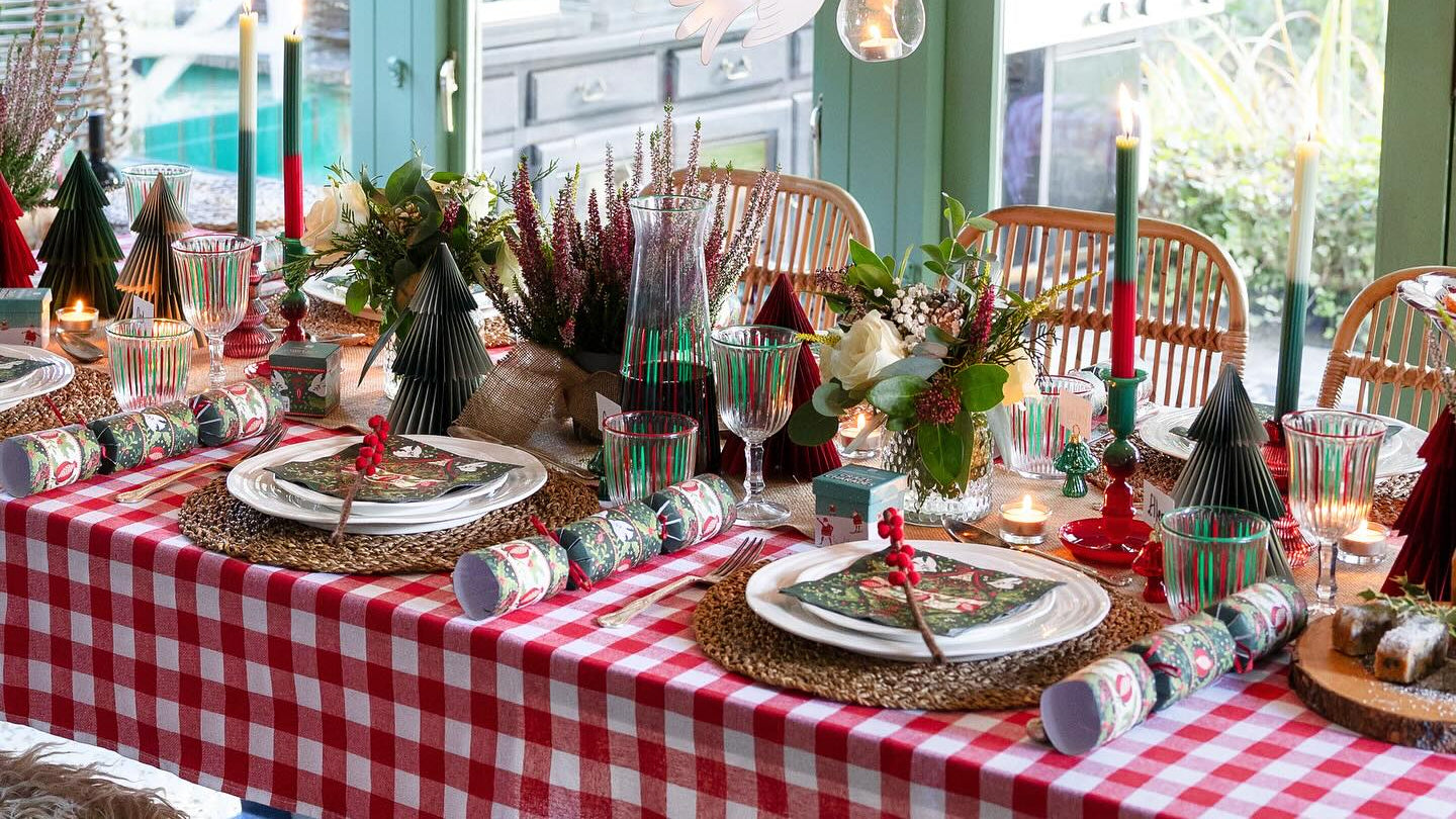 Honeycomb christmas trees table