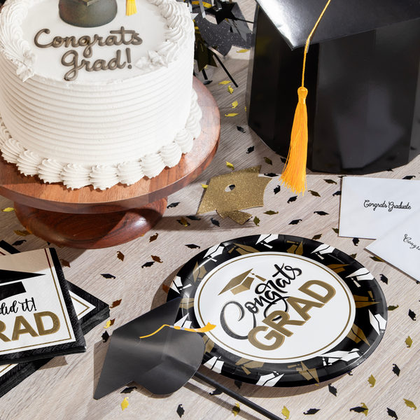 Graceful Grad 9" Party Plates | 8 Pack