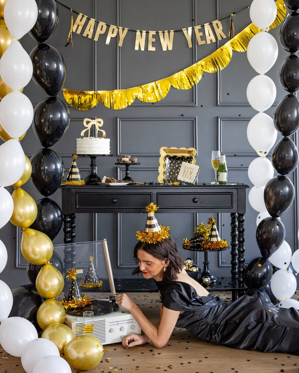 Black and Gold Star Pattern Plate