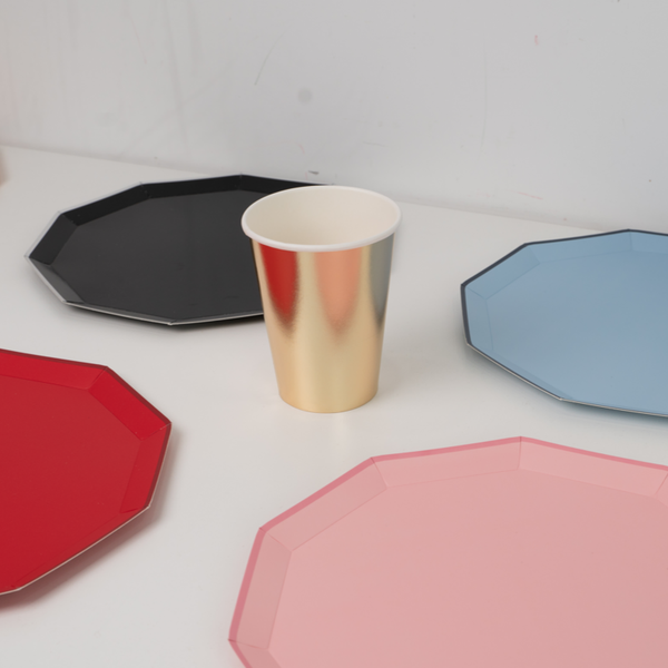 Gold Signature Party Cups