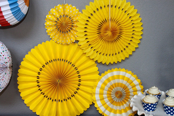 Yellow Party Fan Set 