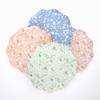 Ditsy Floral Small Plates / Daisy Paper Plate / Garden Party Plate / Tea Party / Bridal Shower Plates / Floral Plates