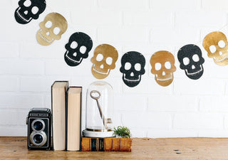 Halloween Skull Black and Gold Garland / Halloween Skull Banner / Halloween Party / Halloween Decor / Haunted House Garland